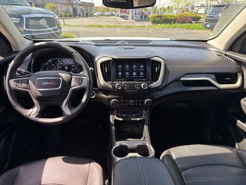 Used 2023 GMC Terrain Denali w/ Denali Premium Package AWD/4WD image 9