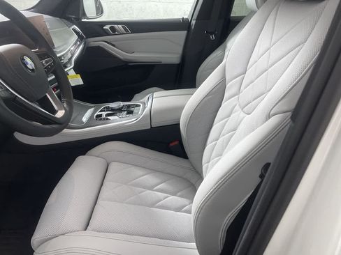 Used 2025 BMW X5 xDrive40i w/ Premium Package AWD/4WD image 11