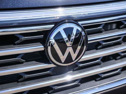 New 2026 Volkswagen Atlas SE image 17