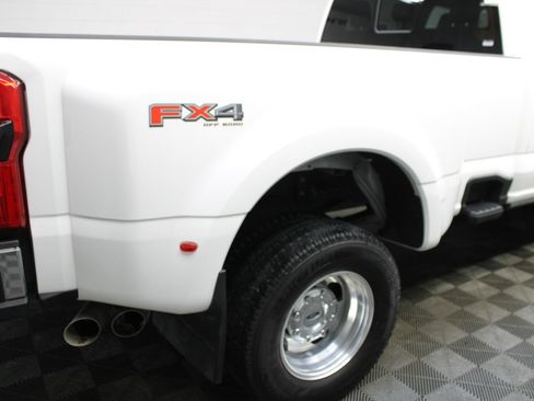 Used 2024 Ford F350 Lariat w/ Lariat Ultimate Package AWD/4WD image 47