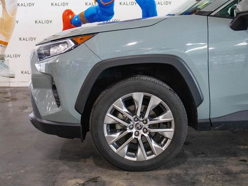 Used 2021 Toyota RAV4 XLE Premium AWD/4WD image 16