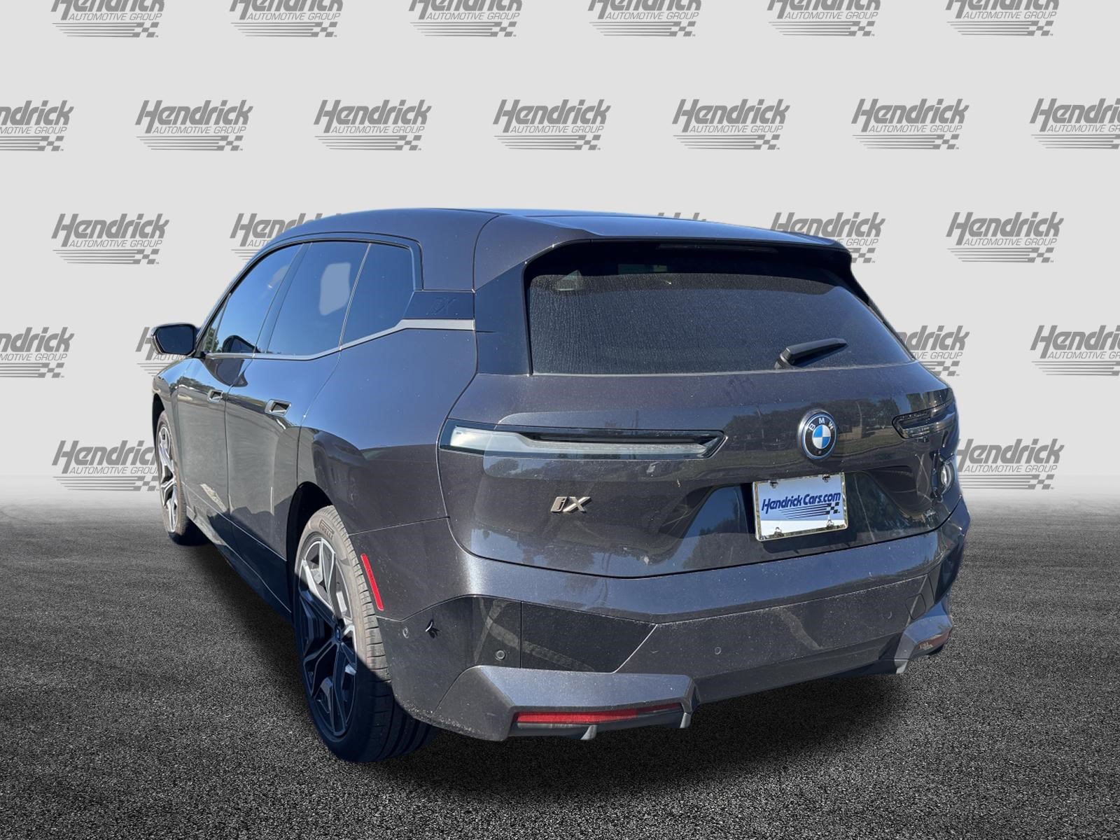 Used 2024 BMW iX xDrive50 w/ Premium Package AWD/4WD image 7