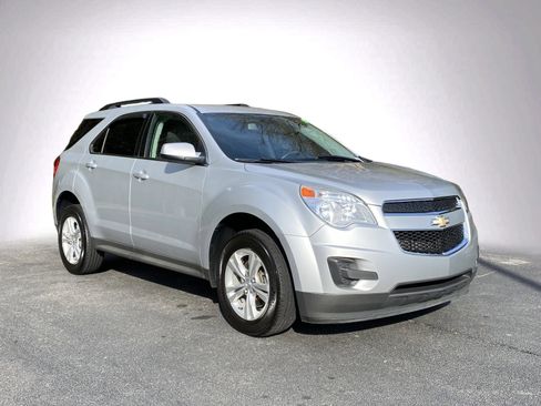 Used 2015 Chevrolet Equinox LT image 2
