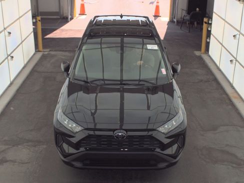 Used 2021 Toyota RAV4 LE image 2