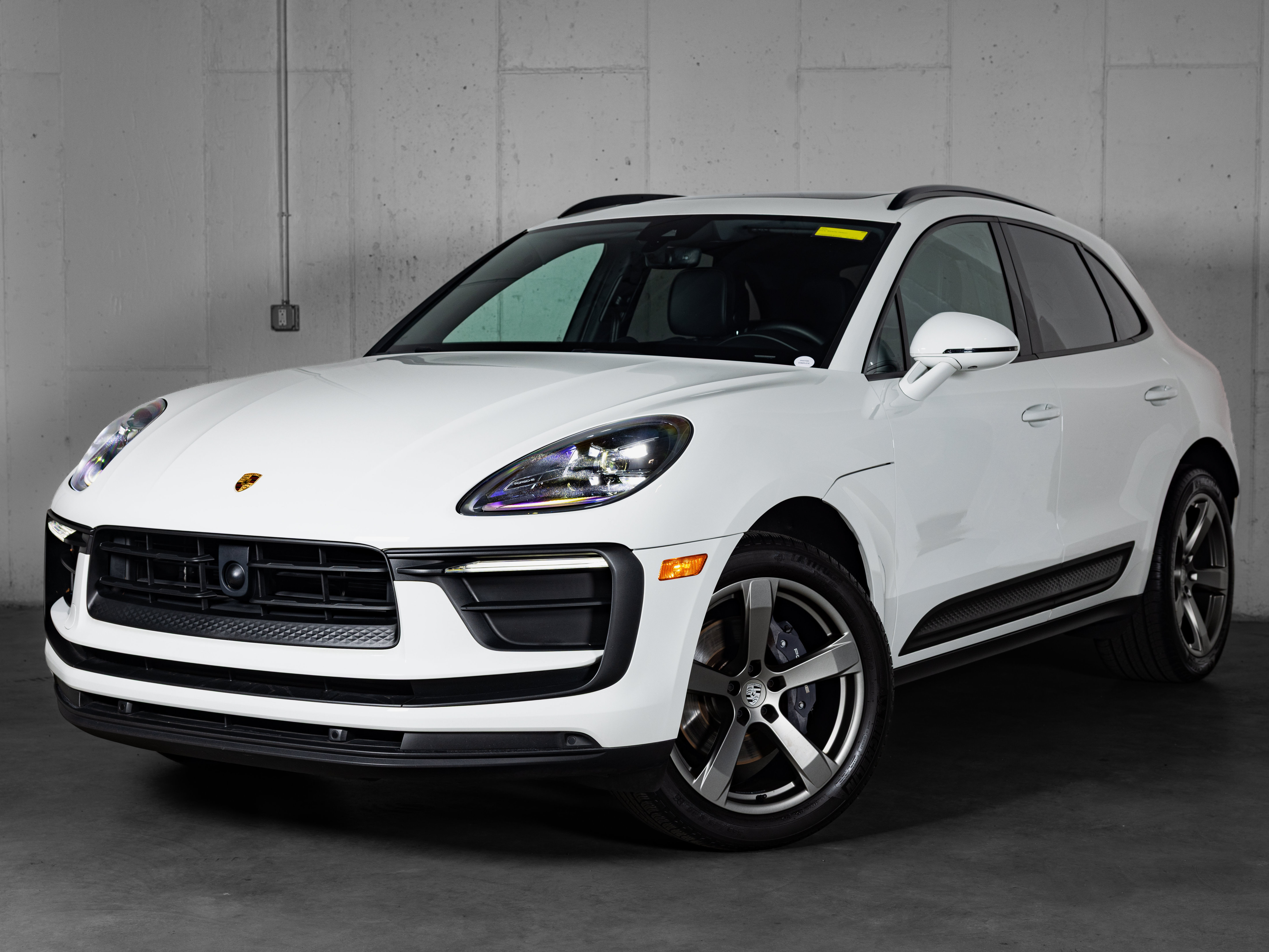 Certified 2023 Porsche Macan Turbo AWD/4WD image 1