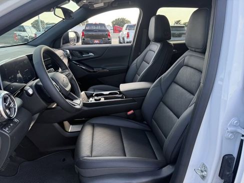 New 2026 Chevrolet Equinox LT w/ Convenience Package II image 23