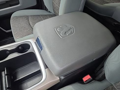 Used 2017 RAM 1500 Big Horn AWD/4WD image 36