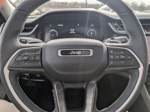 Used 2024 Jeep Grand Cherokee L Limited image 23