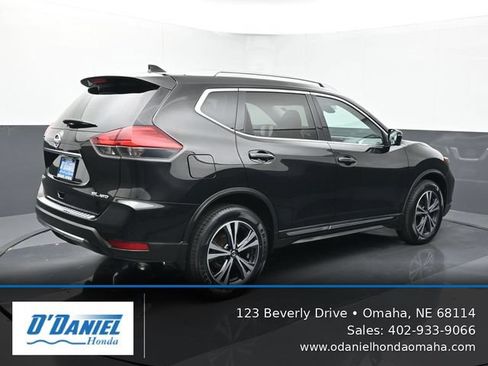 Used 2017 Nissan Rogue SL w/ SL Premium Package AWD/4WD image 6