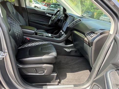 Used 2024 Ford Edge Titanium AWD/4WD image 16