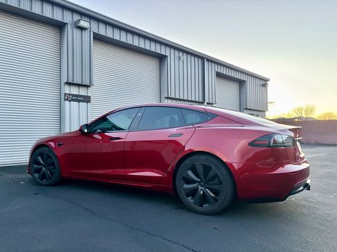 Used 2025 Tesla Model S image 9