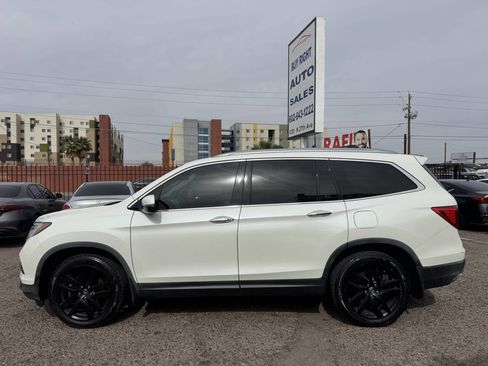 Used 2017 Honda Pilot Touring image 9