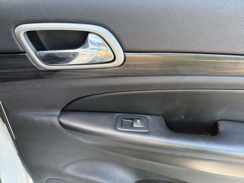 Used 2020 Jeep Grand Cherokee Altitude image 21