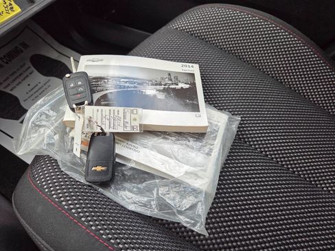 Used 2014 Chevrolet Equinox LT w/ Driver Convenience Package image 8