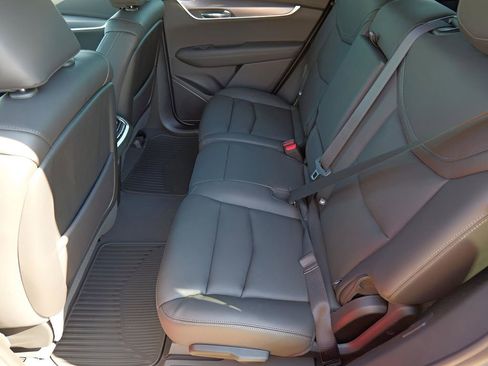 New 2025 Cadillac XT6 Luxury image 23