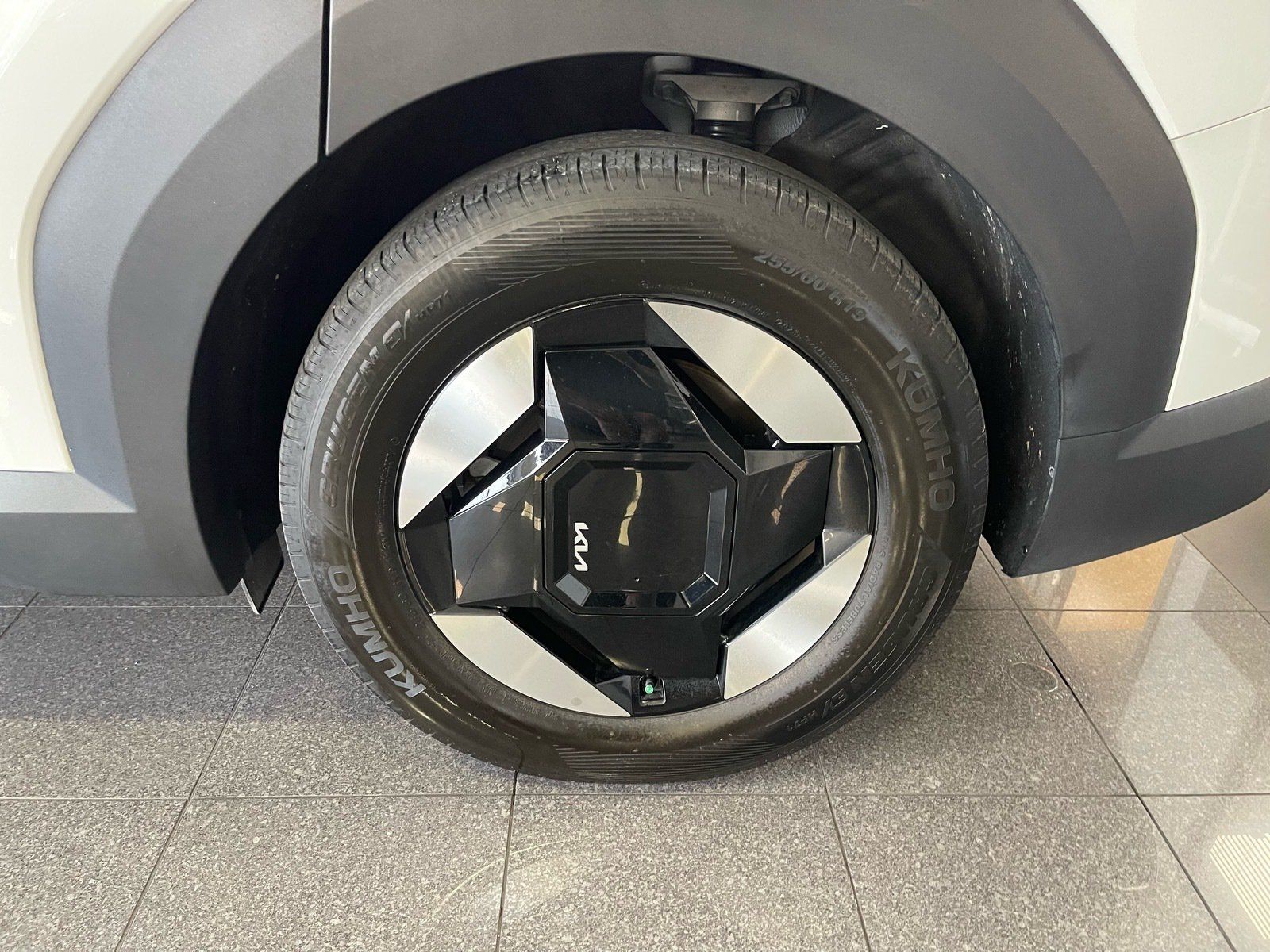 Used 2024 Kia EV9 Light RWD image 21