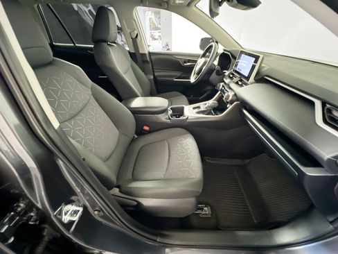 Used 2025 Toyota RAV4 XLE w/ Convenience Package FWD image 31