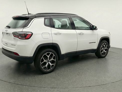 Used 2025 Jeep Compass Limited AWD/4WD image 9