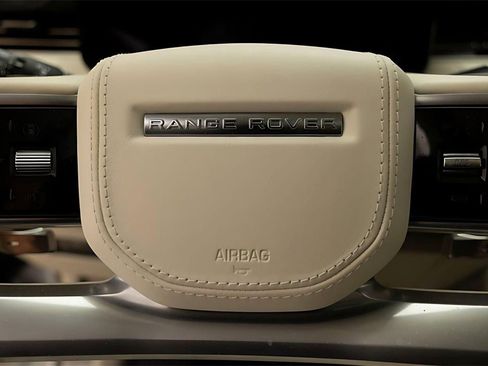 Used 2025 Land Rover Range Rover Autobiography image 43