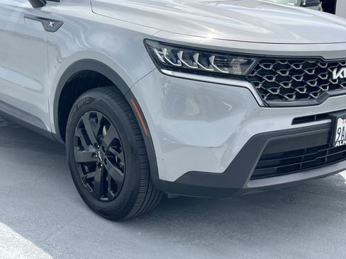 Used 2022 Kia Sorento S image 14