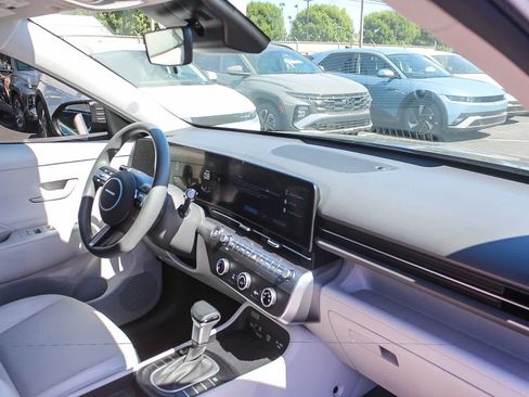 Used 2024 Hyundai Kona SE FWD image 21