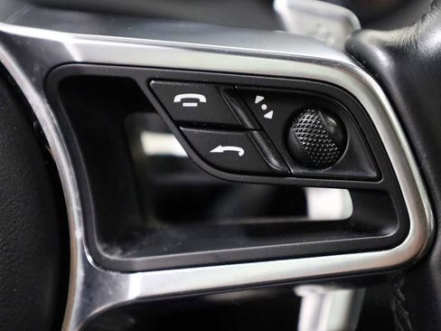 Used 2017 Porsche Cayenne S Platinum image 28