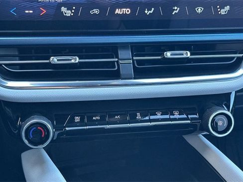 New 2026 Chevrolet Equinox EV LT image 27