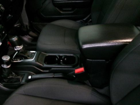 Used 2021 Jeep Wrangler Sport AWD/4WD image 15