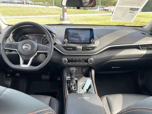 Used 2022 Nissan Altima 2.5 SR image 11