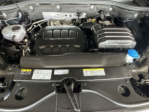 Used 2026 Volkswagen Atlas SE FWD image 12