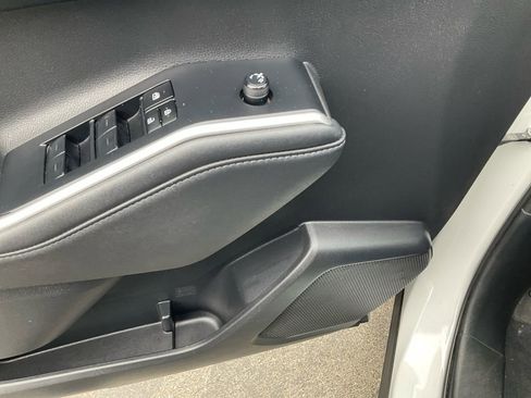 Used 2024 Toyota Highlander LE image 13