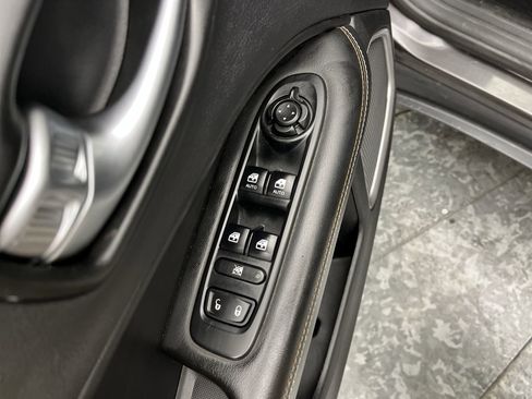 Used 2019 Jeep Compass Latitude AWD/4WD image 8