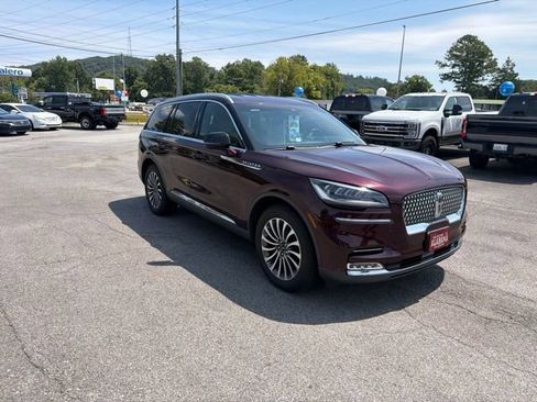 Used 2020 Lincoln Aviator Reserve w/ Elements Package Plus AWD/4WD image 11