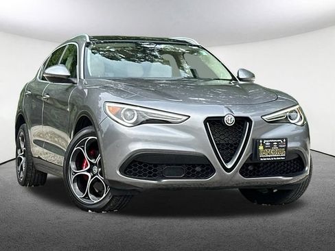 Used 2019 Alfa Romeo Stelvio Ti Lusso w/ Quick Order Package 22X Lusso AWD/4WD image 2