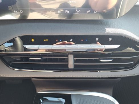 New 2026 Buick Enclave Sport Touring w/ Power Package FWD image 31