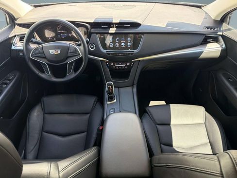 Used 2018 Cadillac XT5 Premium Luxury AWD/4WD image 16