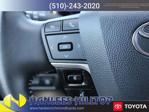 Used 2025 Toyota Camry SE w/ Convenience Package FWD image 27