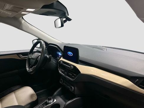 Used 2022 Ford Escape Titanium w/ Titanium Premium Package FWD image 32