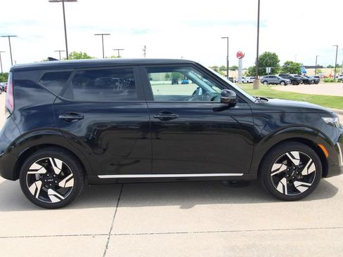 Used 2023 Kia Soul GT-Line FWD image 4