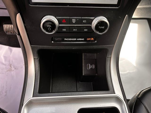 Used 2024 Ford Edge SEL AWD/4WD image 25