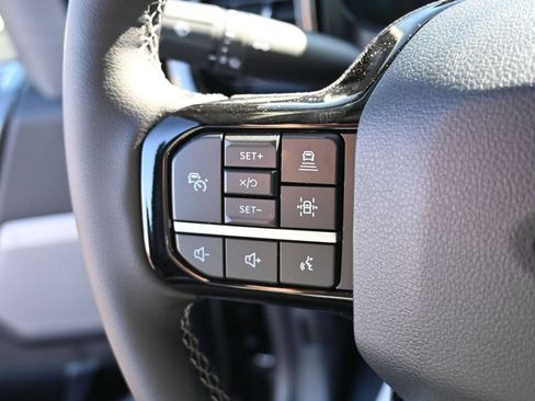 New 2026 Ford F250 Lariat w/ Black Appearance Package AWD/4WD image 17