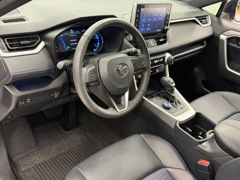Used 2022 Toyota RAV4 XSE AWD/4WD image 3