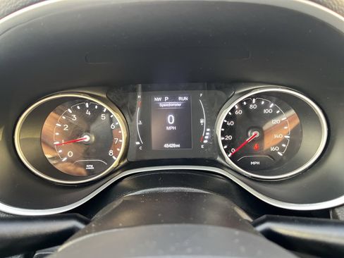 Used 2020 Jeep Compass Latitude image 11