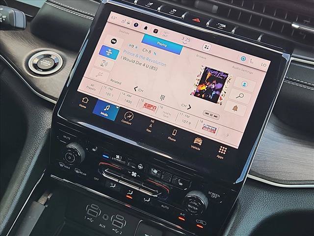 Certified 2023 Jeep Grand Cherokee Limited w/ Luxury Tech Group II AWD/4WD image 20