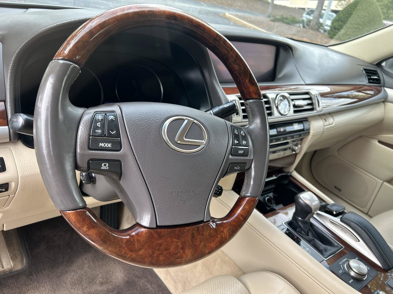 Used 2017 Lexus LS 460 w/ Comfort Package RWD image 13