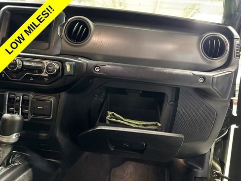 Certified 2021 Jeep Gladiator Overland AWD/4WD image 43