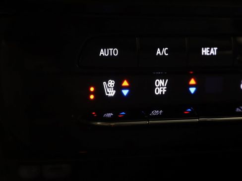 Used 2023 Chevrolet Bolt EUV Premier image 8