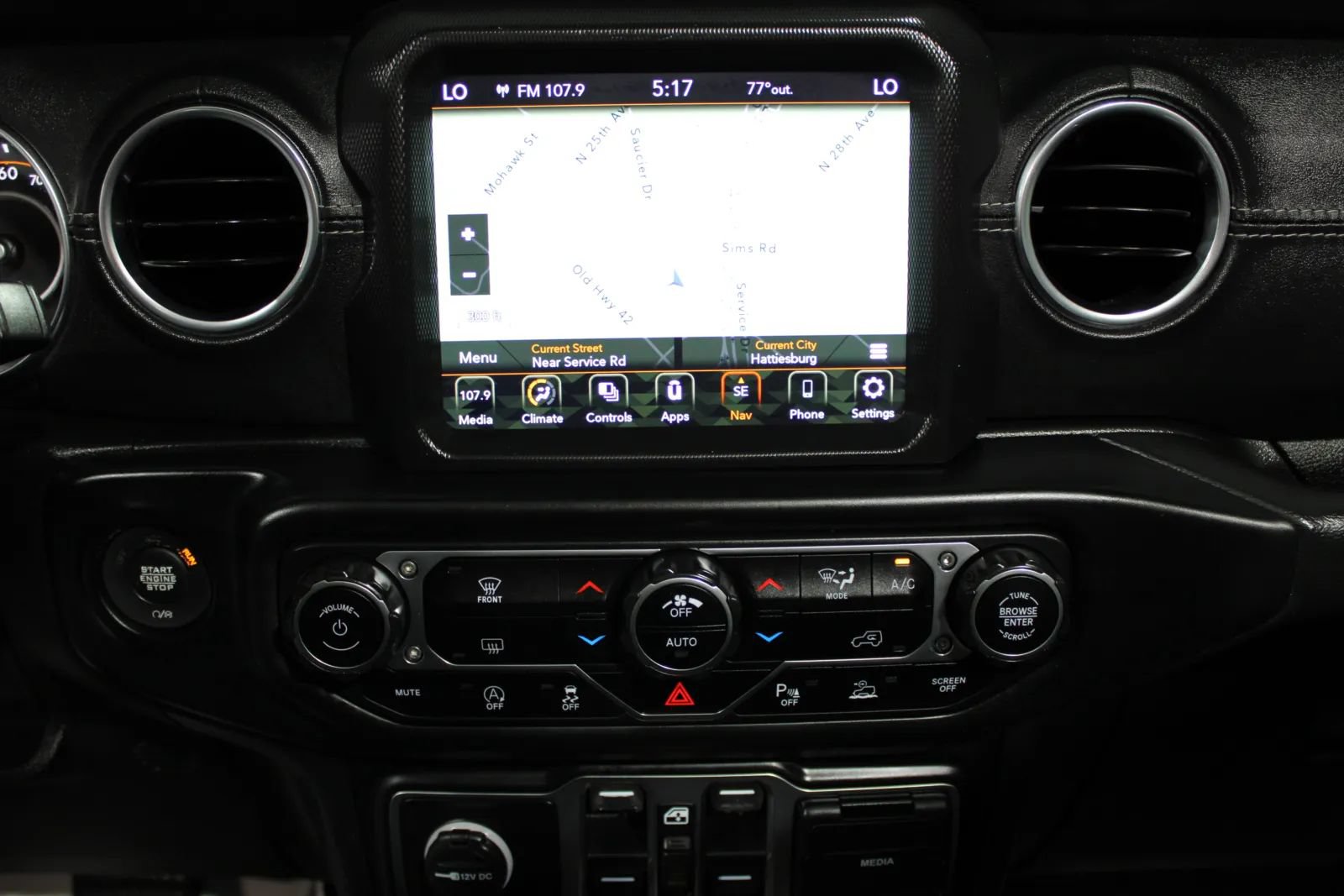 Used 2021 Jeep Gladiator Overland w/ Popular Equipment Package AWD/4WD image 22