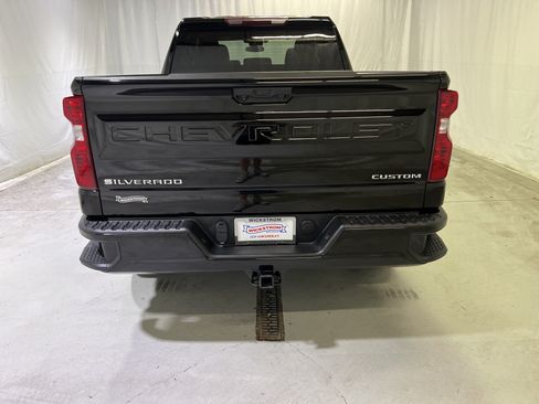 Used 2023 Chevrolet Silverado 1500 Custom AWD/4WD image 9