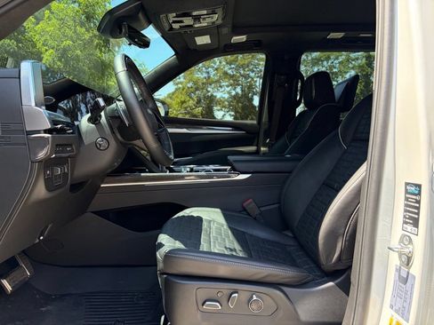 Used 2025 Cadillac Escalade V w/ LPO, ONYX Package AWD/4WD image 14